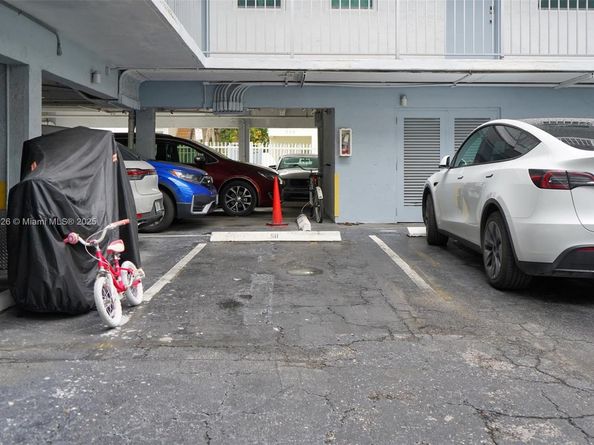221 Meridian Ave 211, Miami Beach FL 33139
