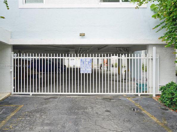 221 Meridian Ave 211, Miami Beach FL 33139