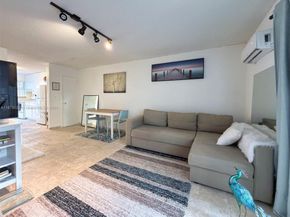 221 Meridian Ave 211, Miami Beach FL 33139