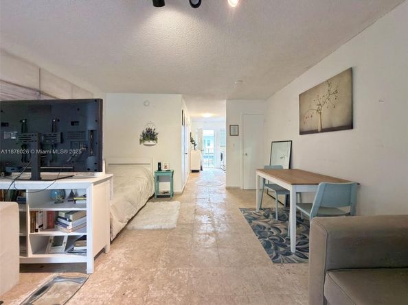 221 Meridian Ave 211, Miami Beach FL 33139
