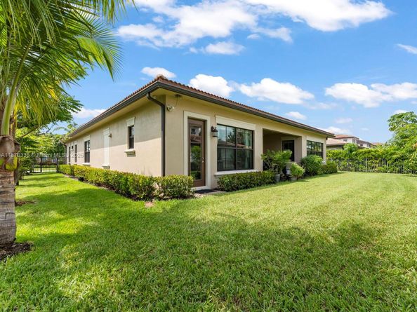 10987 Pinnacle Way, Parkland FL 33076
