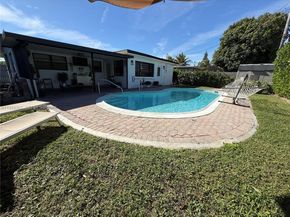 7321 Taylor St, Hollywood FL 33024