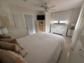 7321 Taylor St, Hollywood FL 33024