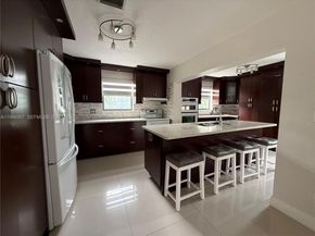 7321 Taylor St, Hollywood FL 33024