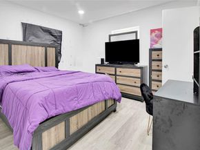 911 NW 142nd St, Miami FL 33168