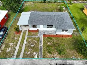 911 NW 142nd St, Miami FL 33168