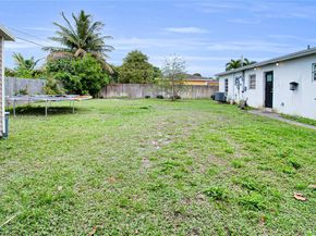911 NW 142nd St, Miami FL 33168