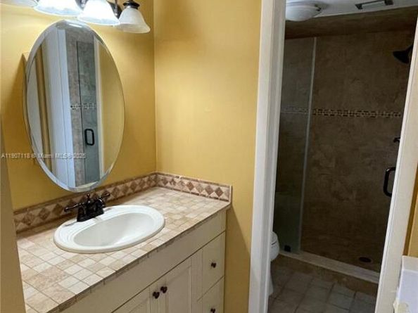 110 Lake Meryl Dr 216, West Palm Beach FL 33411