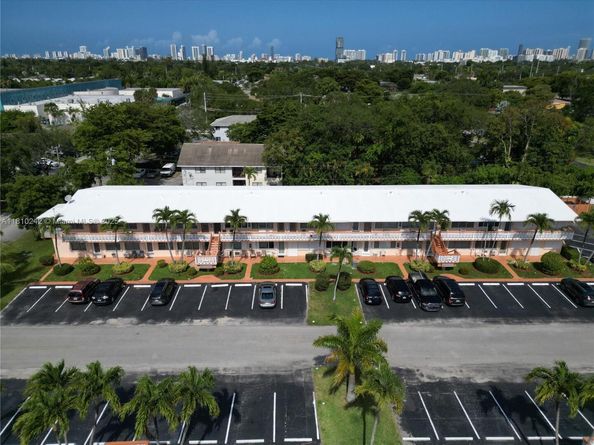 815 SW 10th Ter 20V, Hallandale Beach FL 33009