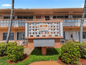815 SW 10th Ter
