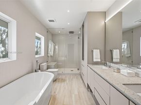 1220 W 21st St, Miami Beach FL 33140