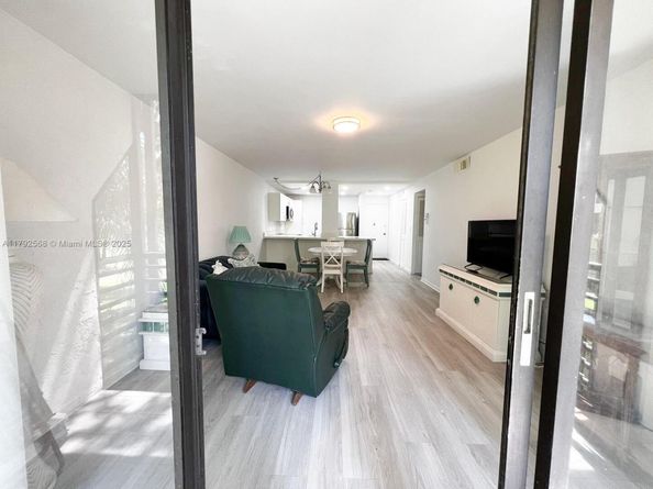 7950 W Mcnab Rd 222, Tamarac FL 33321