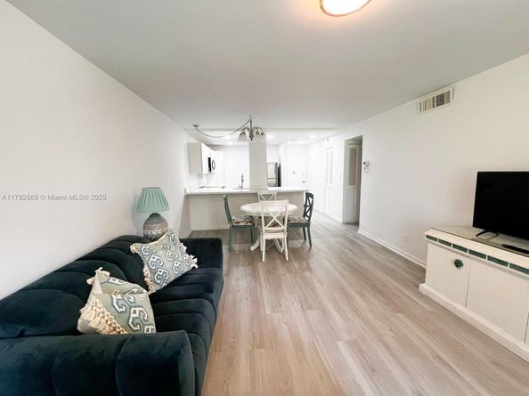 7950 W Mcnab Rd 222, Tamarac FL 33321
