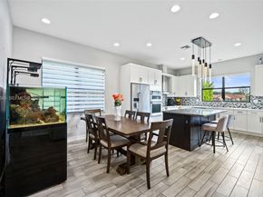 445 SW 113th Ln, Pembroke Pines FL 33025