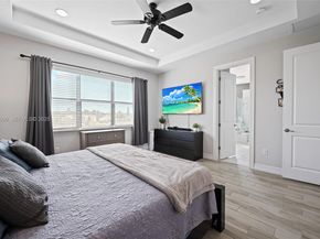 445 SW 113th Ln, Pembroke Pines FL 33025