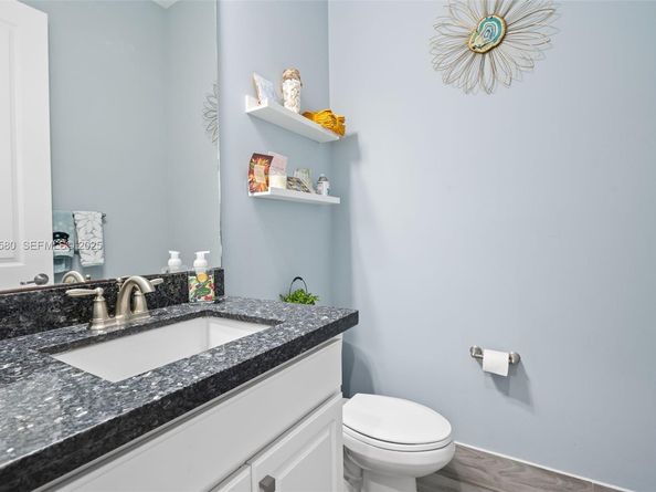 445 SW 113th Ln, Pembroke Pines FL 33025