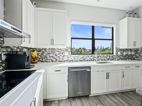 445 SW 113th Ln, Pembroke Pines FL 33025