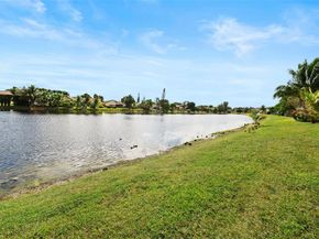 445 SW 113th Ln, Pembroke Pines FL 33025