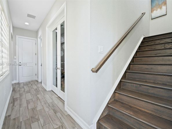 445 SW 113th Ln, Pembroke Pines FL 33025