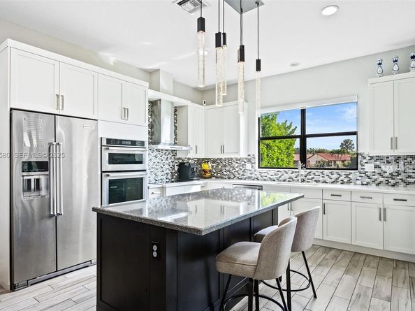 445 SW 113th Ln, Pembroke Pines FL 33025