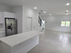 141 NW 11th St, Pompano Beach FL 33060