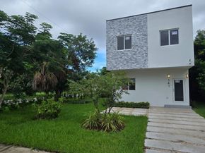 141 NW 11th St, Pompano Beach FL 33060