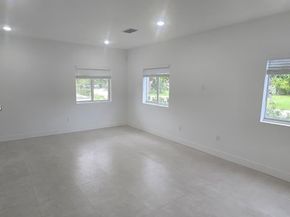 141 NW 11th St, Pompano Beach FL 33060
