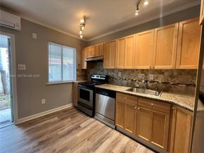 590 NW 40th Ct 3, Oakland Park FL 33309