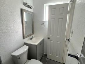 590 NW 40th Ct 3, Oakland Park FL 33309