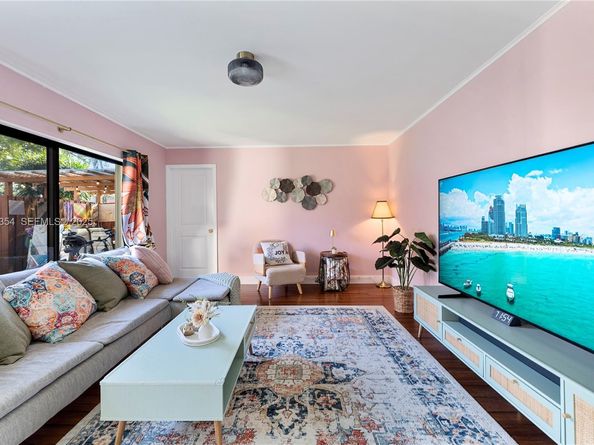 9118 SW 20th Ct, Davie FL 33324