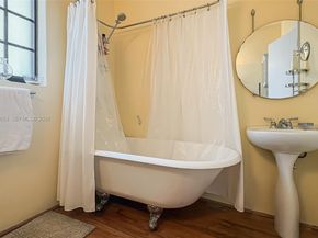 2650 Hilola St, Miami FL 33133