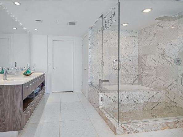 3131 NE 7th Ave 1901, Miami FL 33137
