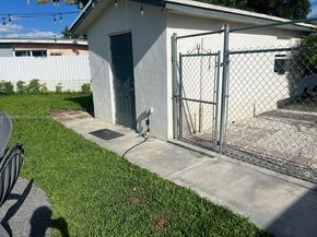 11460 SW 50th Ter, Miami FL 33165