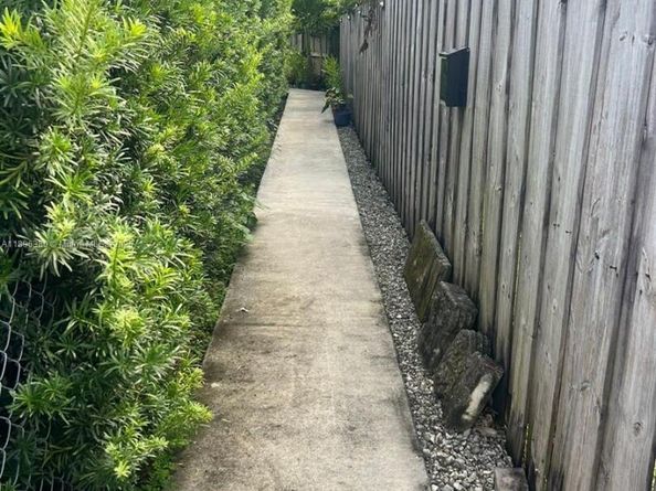 11460 SW 50th Ter, Miami FL 33165