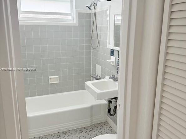 620 76th St 6, Miami Beach FL 33141