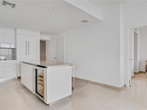 88 SW 7th St 2008, Miami FL 33130