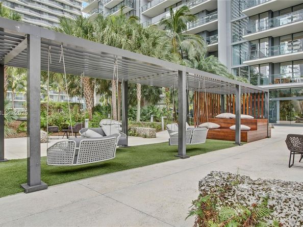 88 SW 7th St 2008, Miami FL 33130