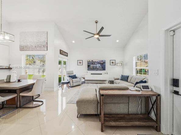 12626 NW 15th St, Sunrise FL 33323