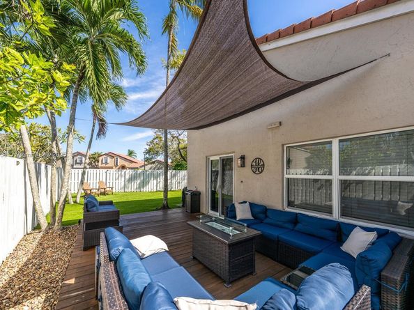 12626 NW 15th St, Sunrise FL 33323