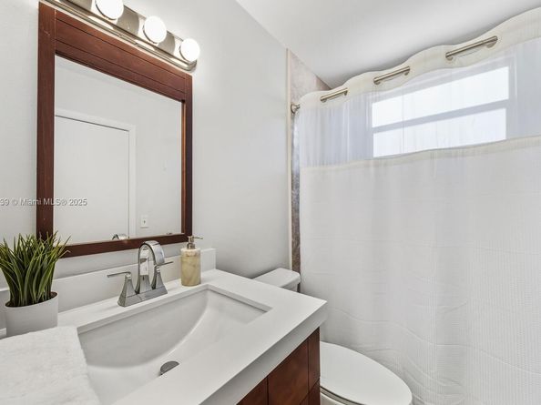 12626 NW 15th St, Sunrise FL 33323