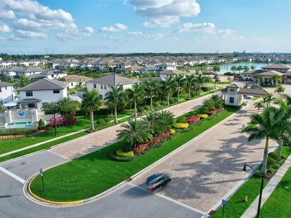 17473 SW 41st St, Miramar FL 33029