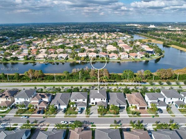 17473 SW 41st St, Miramar FL 33029