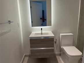 239 SW 9th St 2103, Miami FL 33130