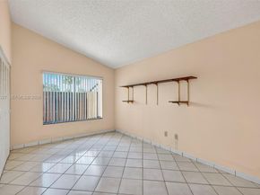 1748 NW 72nd Ave 84, Plantation FL 33313