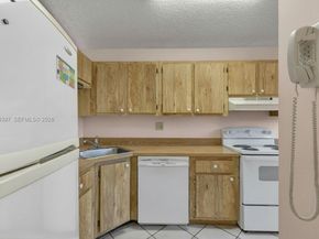 1748 NW 72nd Ave 84, Plantation FL 33313