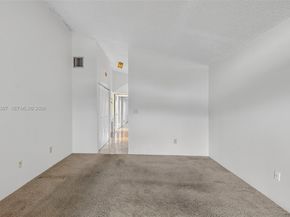 1748 NW 72nd Ave 84, Plantation FL 33313