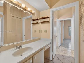 1748 NW 72nd Ave 84, Plantation FL 33313