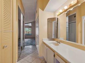 1748 NW 72nd Ave 84, Plantation FL 33313