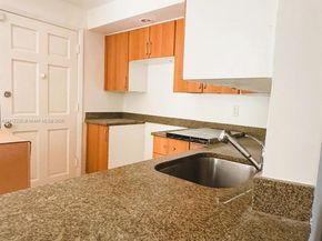 1301 NE 191st St F110, Miami FL 33179