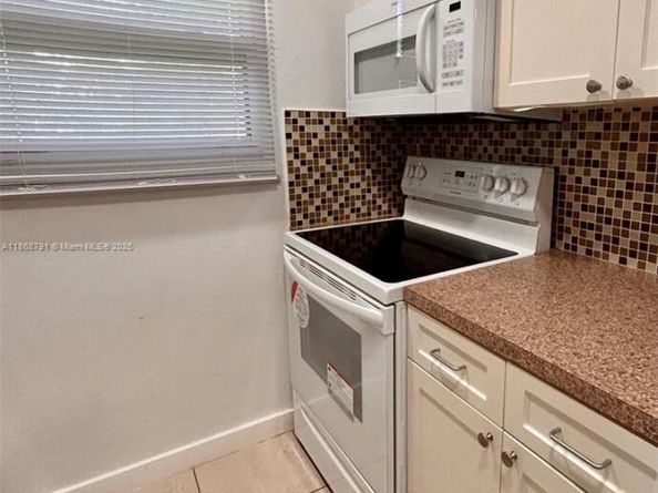 3265 Griffin Rd 205, Dania Beach FL 33312